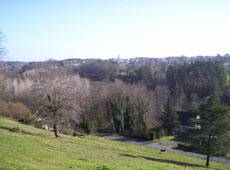 vue du gite sur le village de maurens en dordogne perigord